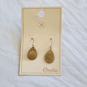 Flower woven drop in gold